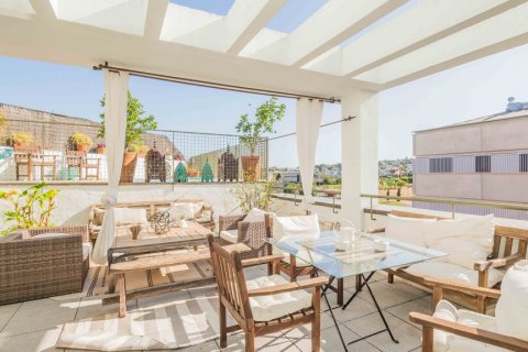 Продажа пентхауса в Камас, Севилья, Испания 3 спальни, 147м2 №124647 - фото 1