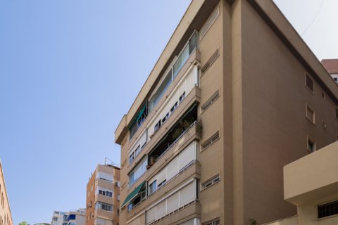 Продажа квартиры Малага, Испания 3 спальни, 150м2 №124648 - фото 1