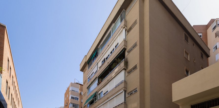 Квартира Малага, Испания 3 спальни, 150м2 №124648