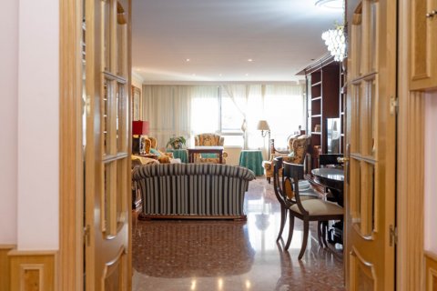 Продажа квартиры Малага, Испания 3 спальни, 150м2 №124648 - фото 13