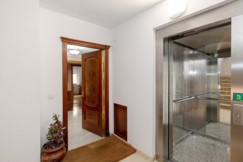 Продажа квартиры Малага, Испания 3 спальни, 150м2 №124648 - фото 2