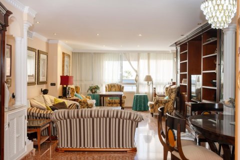 Продажа квартиры Малага, Испания 3 спальни, 150м2 №124648 - фото 14