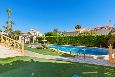 Villa à vendre Playa Flamenca II, Alicante, Espagne, 6 chambres, 760 m2 No. 125899 - photo 8