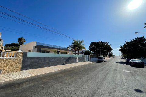 Villa en venta Mar De Cristal, Murcia, España 6 dormitorios, 171 m2 No. 131741 - foto 8