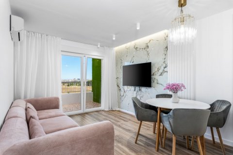Продажа квартиры Торревьеха, Аликанте, Испания 2 спальни, 75м2 №131863 - фото 1