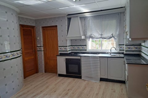 Villa for sale Orihuela, Alicante, Spain 5 bedrooms, 250 sq.m. No. 122556 - photo 11