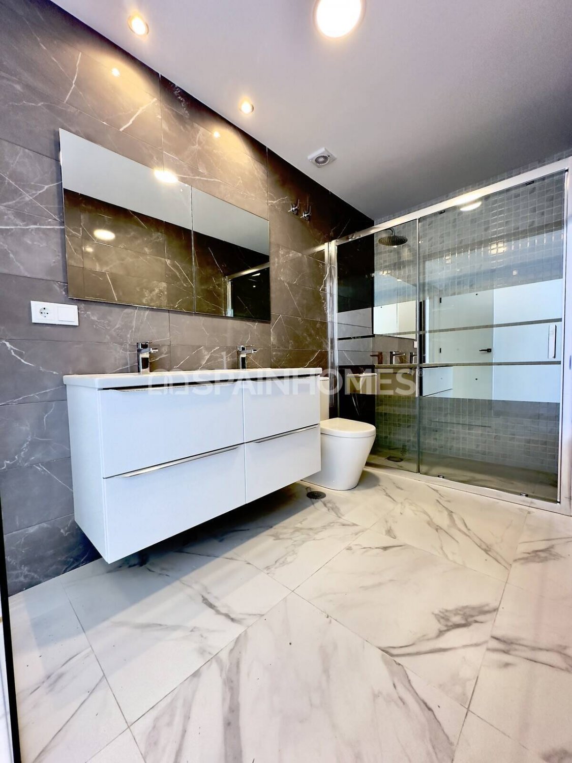 Villa a Rojales, Alicante, Spagna 4 camere da letto, 260 mq. N° 120492