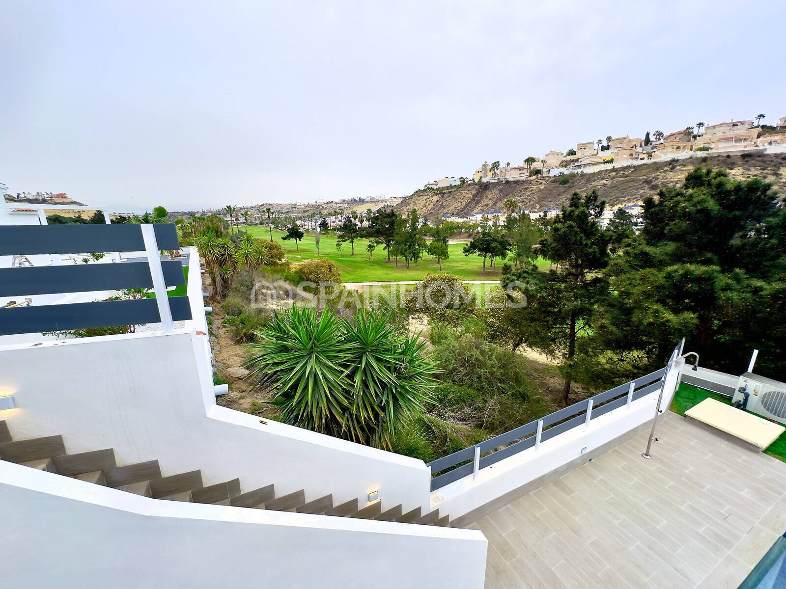 Villa a Rojales, Alicante, Spagna 4 camere da letto, 260 mq. N° 120492