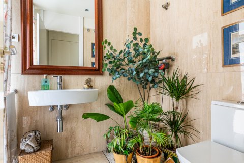 House for sale Madrid, Spain 4 bedrooms, 455 sq.m. No. 120489 - photo 8