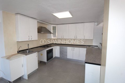 Продажа виллы в Эльче, Аликанте, Испания 6 спален, 203м2 №132794 - фото 17