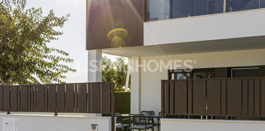 Apartment in Pilar de la Horadada, Alicante, Spain 2 bedrooms, 72 sq.m. No. 121305