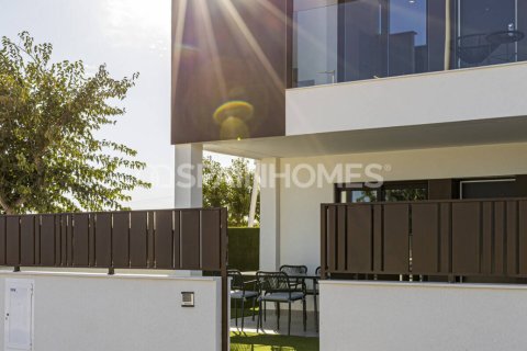 Продажа квартиры в Пилар де ла Орадада, Аликанте, Испания 2 спальни, 72м2 №121305 - фото 1