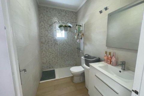 Villa en venta Playa Flamenca II, Alicante, España 5 dormitorios,  No. 131562 - foto 14