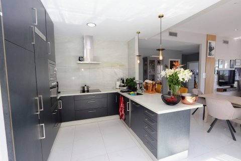 Villa for sale Alicante, Spain 5 bedrooms, 243 sq.m. No. 129357 - photo 14
