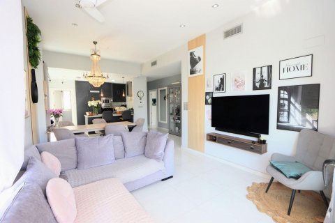 Villa for sale Alicante, Spain 5 bedrooms, 243 sq.m. No. 129357 - photo 8