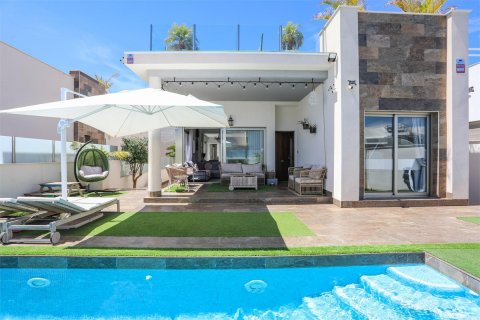 Villa for sale Alicante, Spain 5 bedrooms, 243 sq.m. No. 129357 - photo 1