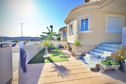 Villa for sale San Miguel de Salinas, Alicante, Spain 4 bedrooms, 163 sq.m. No. 128923 - photo 3