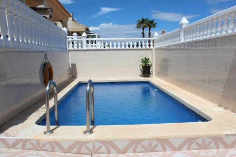Villa en venta Alicante, España 3 dormitorios, 103 m2 No. 131542 - foto 2