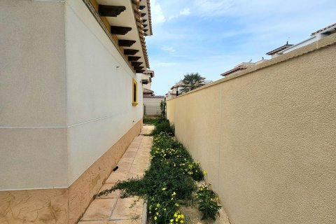 Villa zum Verkauf La Marina, Alicante, Spanien 3 Schlafzimmer, 120 m2 Nr. 128652 - Foto 29