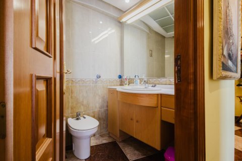 Продажа квартиры Торревьеха, Аликанте, Испания 3 спальни, 106м2 №128653 - фото 10