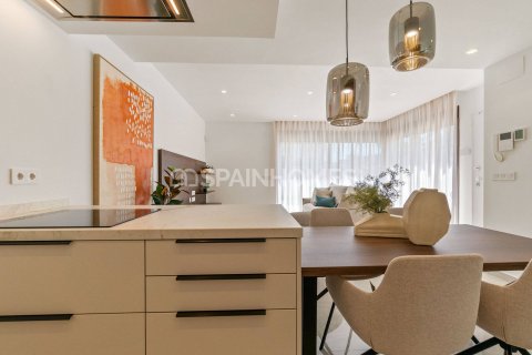 Продажа виллы Бенихофар, Аликанте, Испания 3 спальни, 119м2 №122469 - фото 9