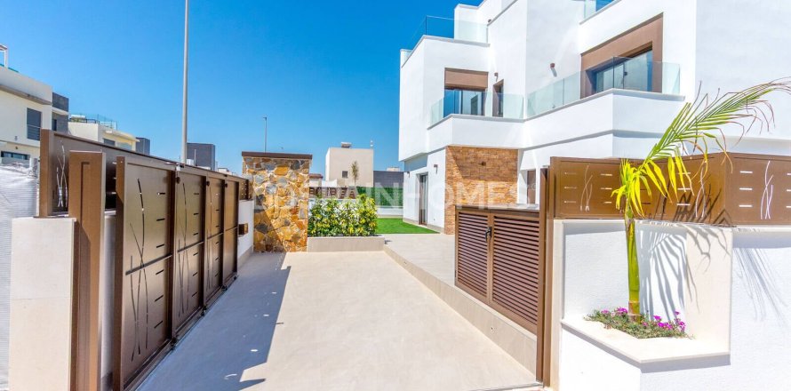 Вилла в Бенихофар, Аликанте, Испания 3 спальни, 119м2 №122469