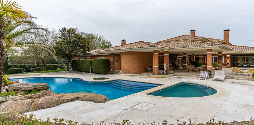 Вилла в Вильянуэва-де-ла-Каньяда, Мадрид, Испания 6 спален, 1003м2 №120090