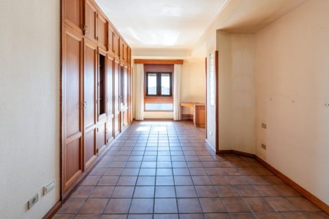 Продажа виллы в Лас-Пальмас-де-Гран-Канария, Гран-Канария, Испания 5 спален, 396м2 №120091 - фото 23