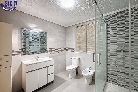 Apartamento en venta València, España 4 dormitorios, 139 m2 No. 121985 - foto 11