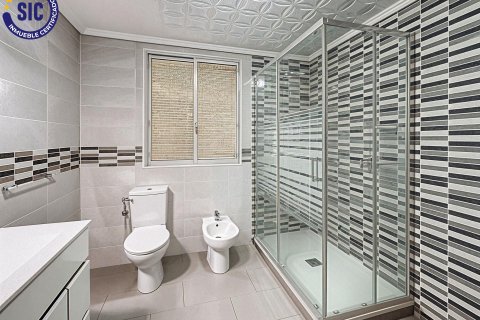 Apartamento en venta València, España 4 dormitorios, 139 m2 No. 121985 - foto 14