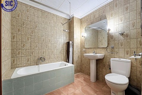 Apartamento en venta València, España 4 dormitorios, 139 m2 No. 121985 - foto 13