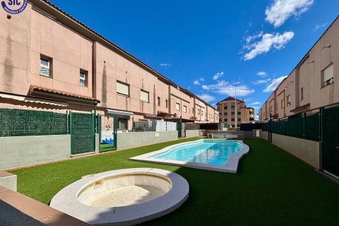 Продажа виллы в Ла-Побла-де-Вальбона, Валенсия, Испания 3 спальни, 224м2 №121986 - фото 5