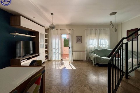 Продажа виллы в Ла-Побла-де-Вальбона, Валенсия, Испания 3 спальни, 224м2 №121986 - фото 3