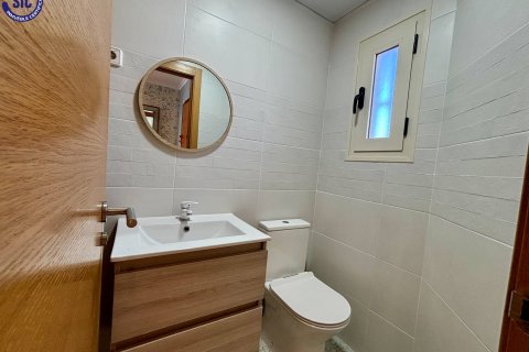 Продажа виллы в Ла-Побла-де-Вальбона, Валенсия, Испания 3 спальни, 224м2 №121986 - фото 21