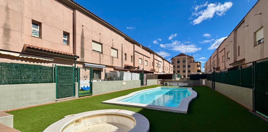 Villa La Pobla de Vallbona, Valencia, Espagne 4 chambres, 224 m2 No. 121986