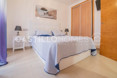 Huoneisto myytävänä Torrevieja, Alicante, Espanja, 3 makuuhuonetta, 91 m2 No. 131951 - kuva 14