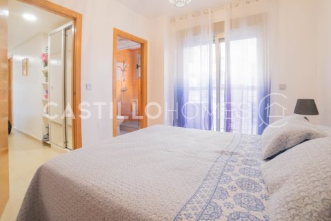 Huoneisto myytävänä Torrevieja, Alicante, Espanja, 3 makuuhuonetta, 91 m2 No. 131951 - kuva 15