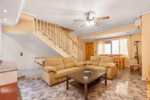 Townhouse à vendre à Los Alcazares, Murcia, Espagne, 4 chambres, No. 131831 - photo 4