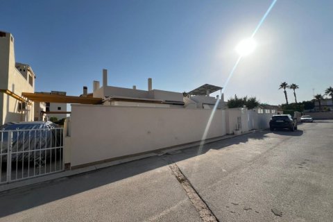 Villa zum Verkauf Torrevieja, Alicante, Spanien 2 Schlafzimmer, 90 m2 Nr. 131832 - Foto 13