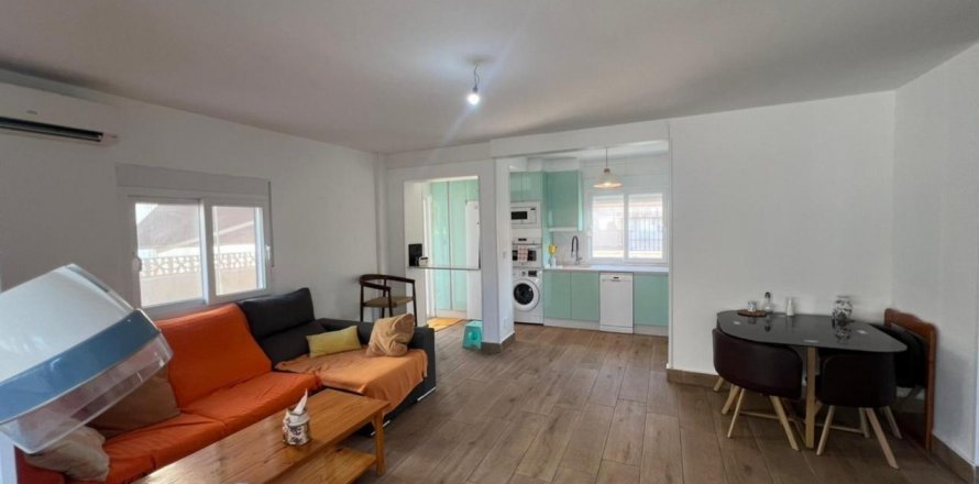 Villa Torrevieja, Alicante, Spanien 2 Schlafzimmer, 90 m2 Nr. 131832