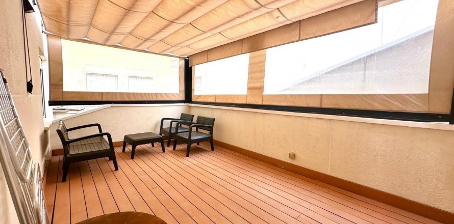 Apartment Torrevieja, Alicante, Spain 4 bedrooms, 97 sq.m. No. 131829