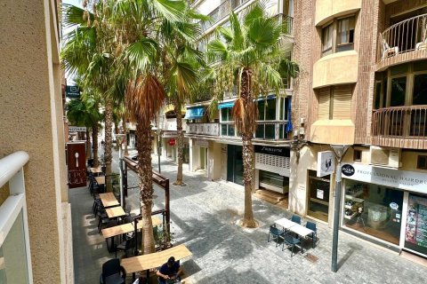 Apartment for sale Torrevieja, Alicante, Spain 4 bedrooms, 97 sq.m. No. 131829 - photo 25