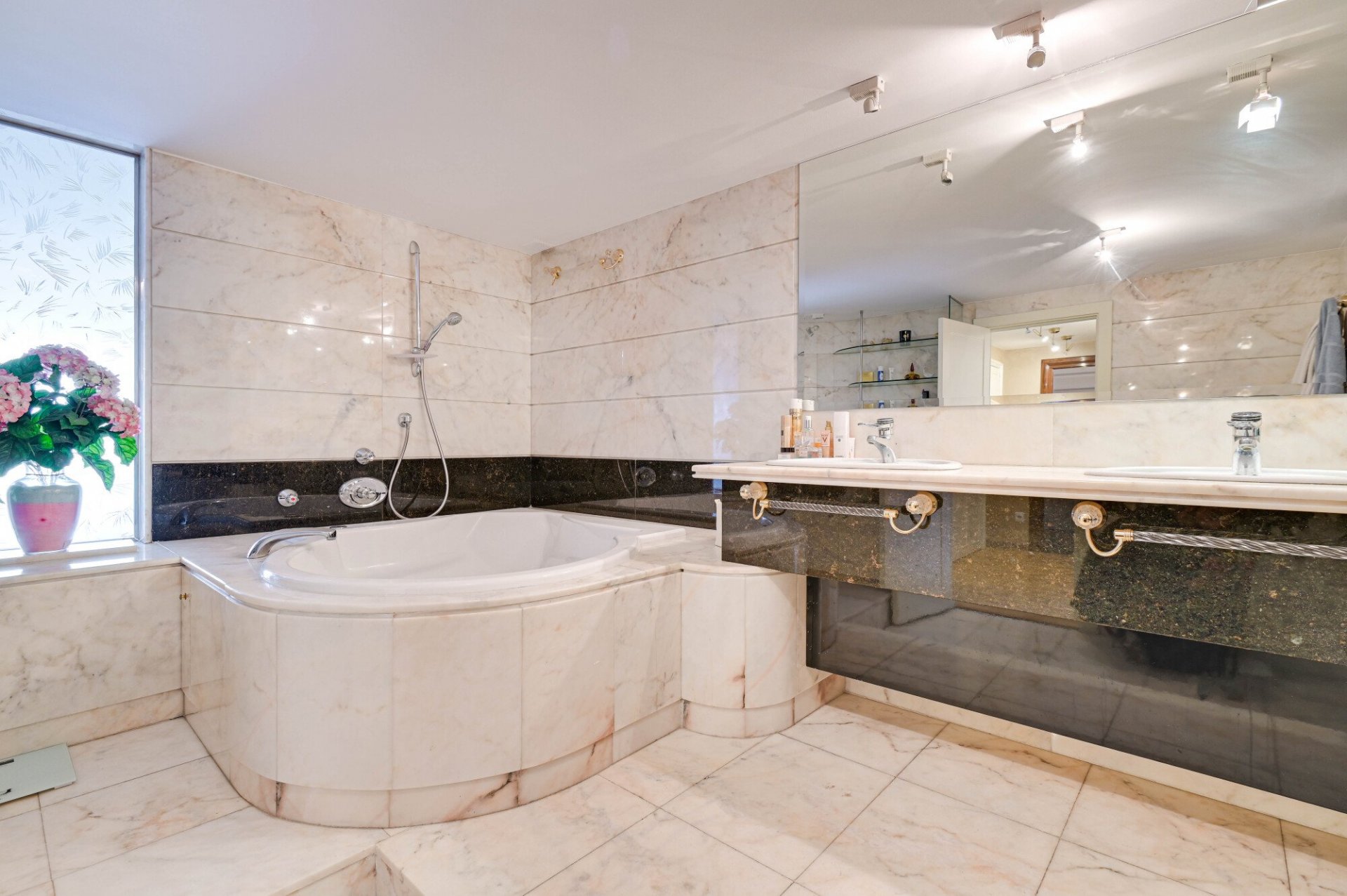 Townhouse in Lloret de Mar, Girona, Spain 5 bedrooms, 374 sq.m. No. 130417