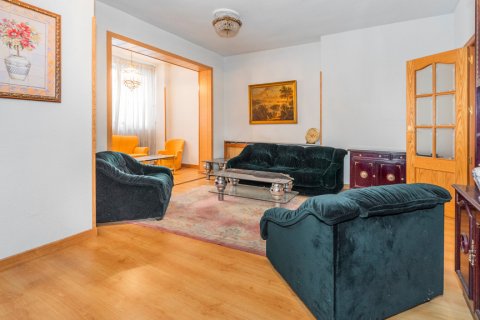 Продажа квартиры в Мадрид, Испания 4 спальни, 133.14м2 №122418 - фото 1
