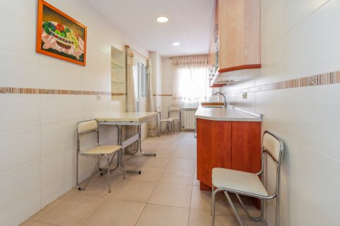 Продажа квартиры в Мадрид, Испания 4 спальни, 133.14м2 №122418 - фото 13