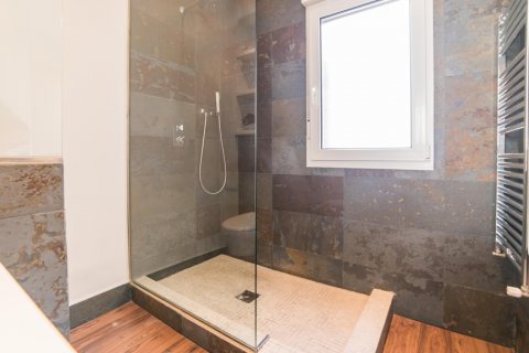 Apartment for rent Madrid, Spain 2 bedrooms, 120 sq.m. No. 122416 - photo 21