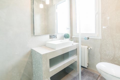 Apartment for rent Madrid, Spain 2 bedrooms, 120 sq.m. No. 122416 - photo 13