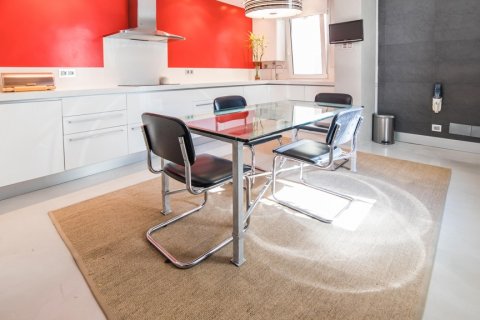 Apartment for rent Madrid, Spain 2 bedrooms, 120 sq.m. No. 122416 - photo 23