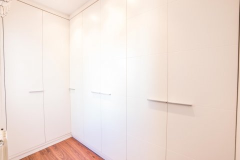 Apartment for rent Madrid, Spain 2 bedrooms, 120 sq.m. No. 122416 - photo 16