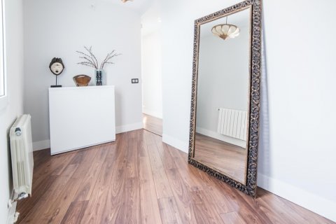 Apartment for rent Madrid, Spain 2 bedrooms, 120 sq.m. No. 122416 - photo 6